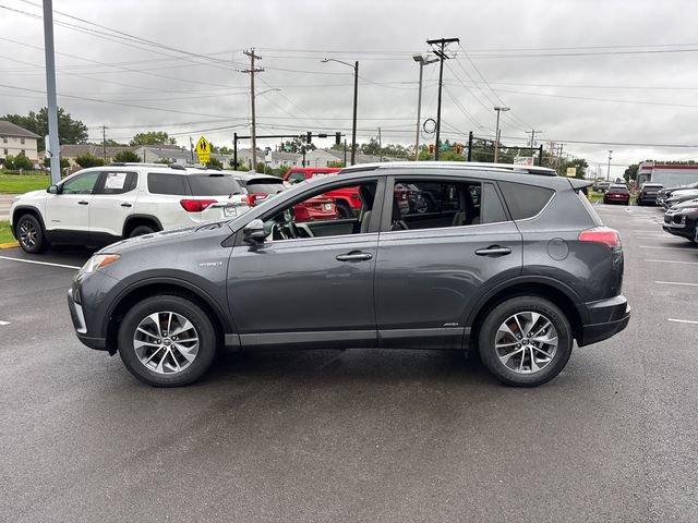 Used 2017 Toyota RAV4 XLE w/ Convenience Package AWD/4WD image 3