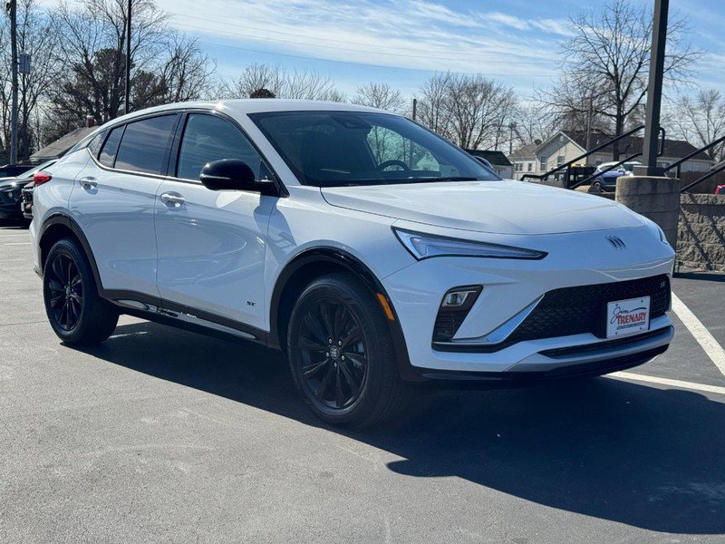 Used 2025 Buick Envista Sport Touring w/ Convenience I Package image 2