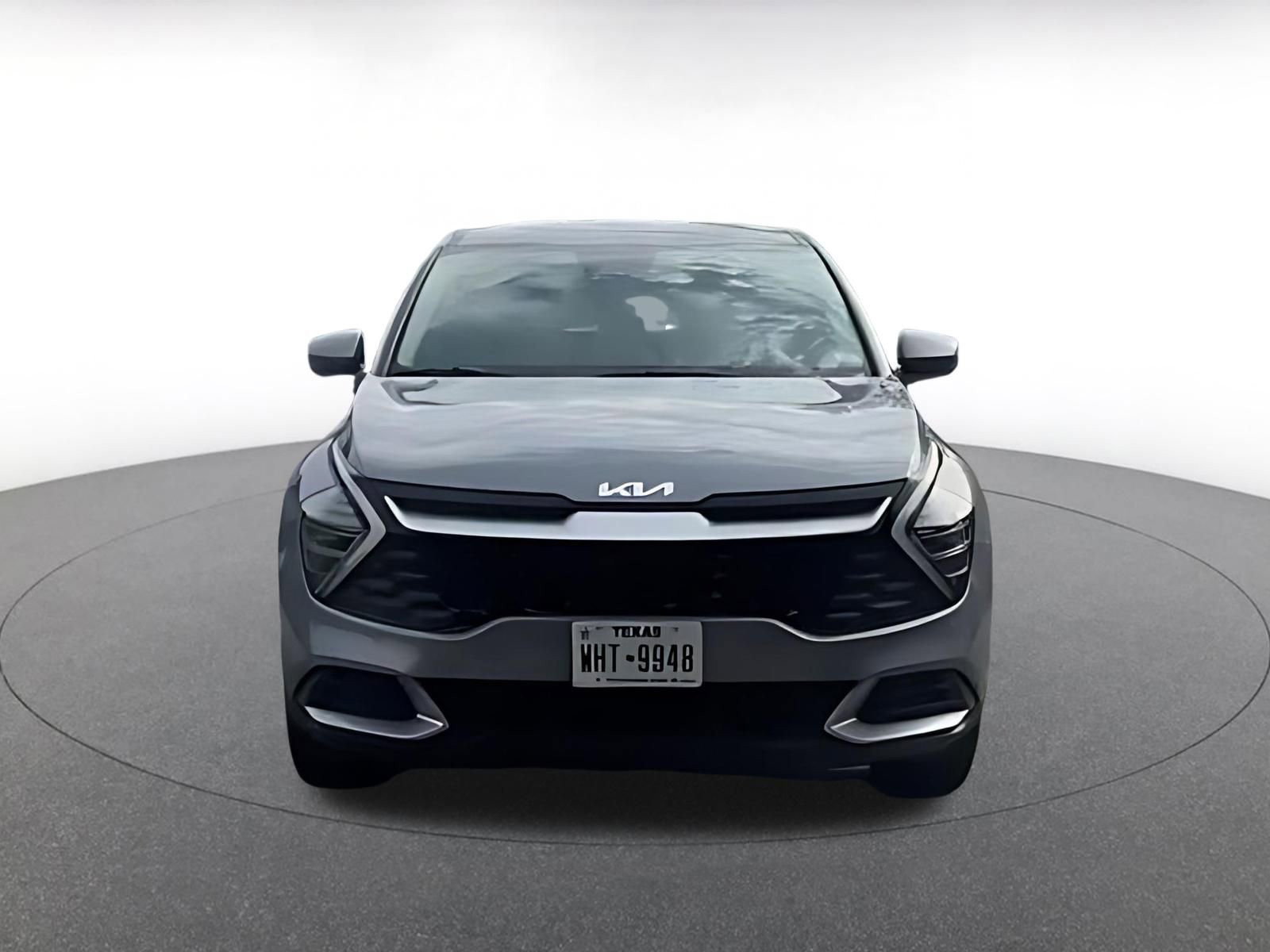 Used 2025 Kia Sportage LX image 4