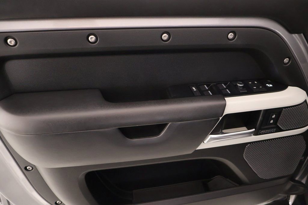 Used 2020 Land Rover Defender 110 HSE image 15