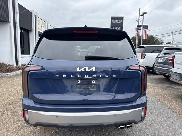 Used 2023 Kia Telluride EX w/ EX Captain's Chair Package image 8