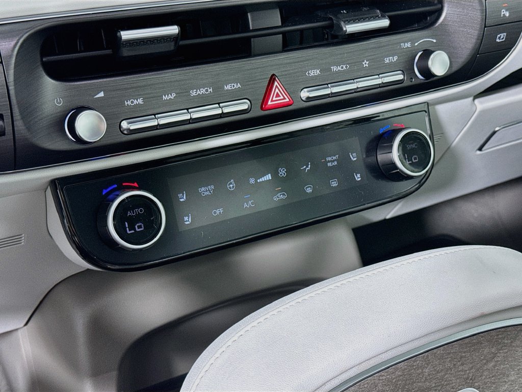 Certified 2026 Hyundai Palisade Limited FWD image 16