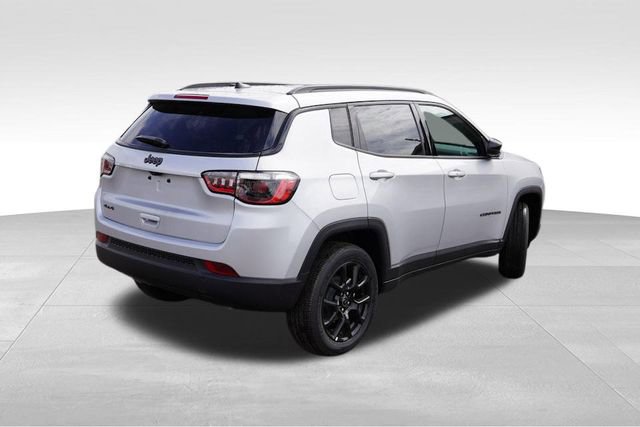 New 2025 Jeep Compass Latitude w/ Sun & Sound Group image 3