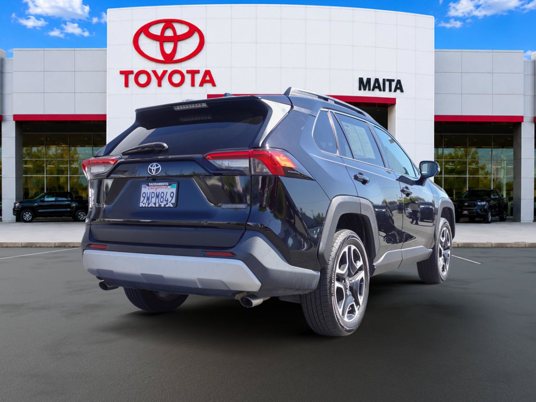 Used 2019 Toyota RAV4 Adventure AWD/4WD image 3