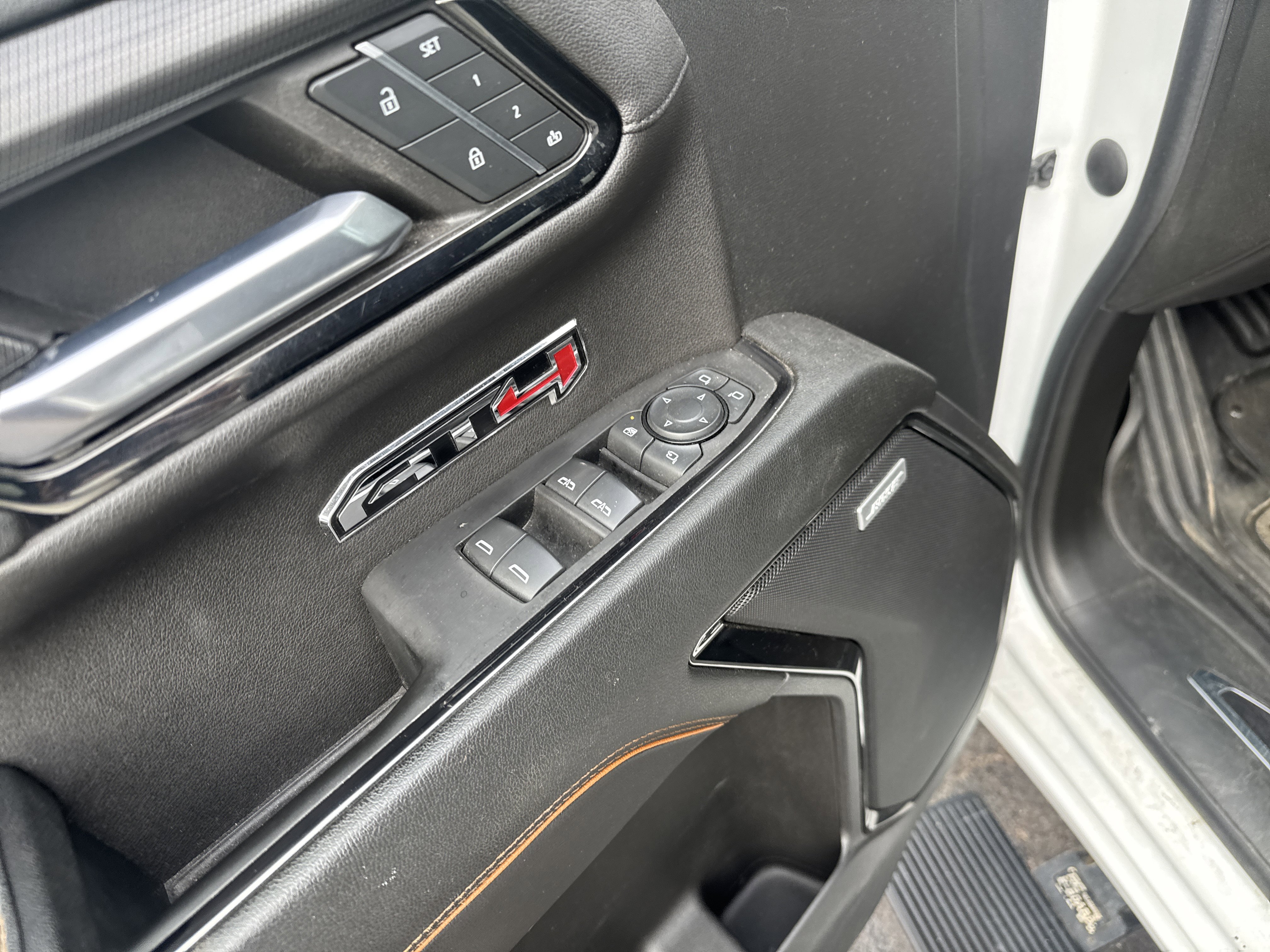 Used 2024 GMC Sierra 1500 AT4 w/ AT4 Preferred Package image 16