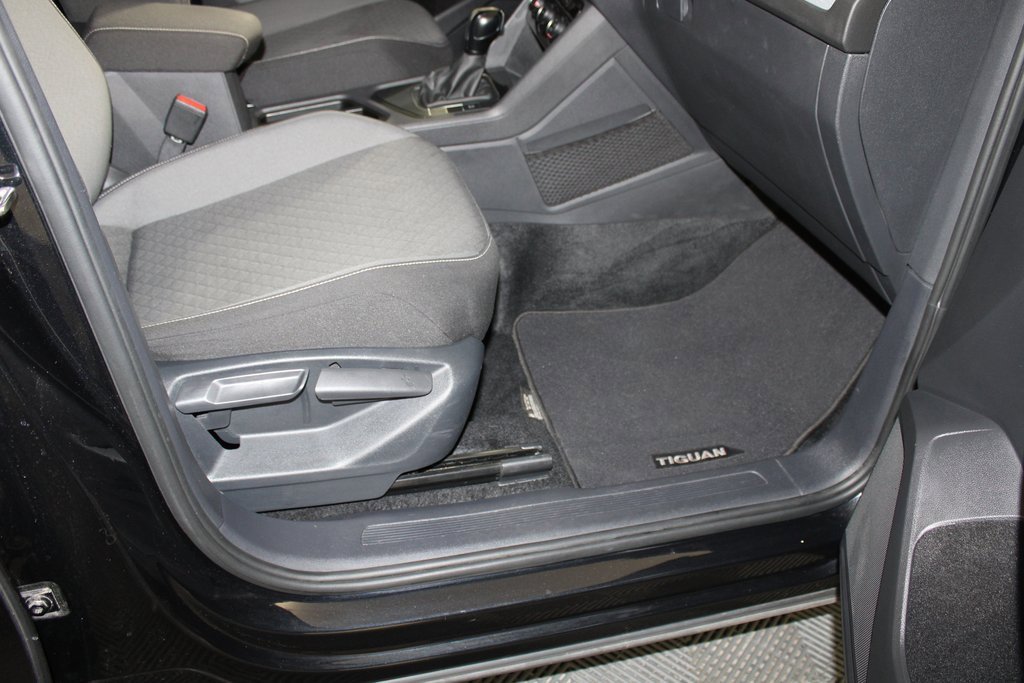 Used 2021 Volkswagen Tiguan S image 9
