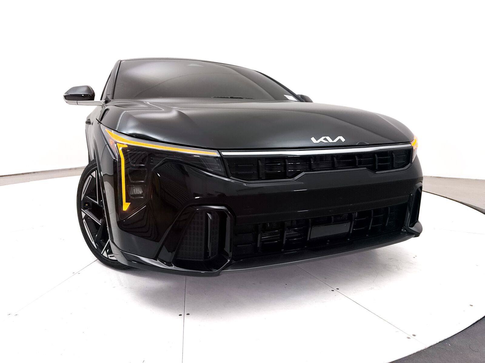 Used 2025 Kia K4 GT-Line Turbo w/ GT-Line Premium Package FWD image 9