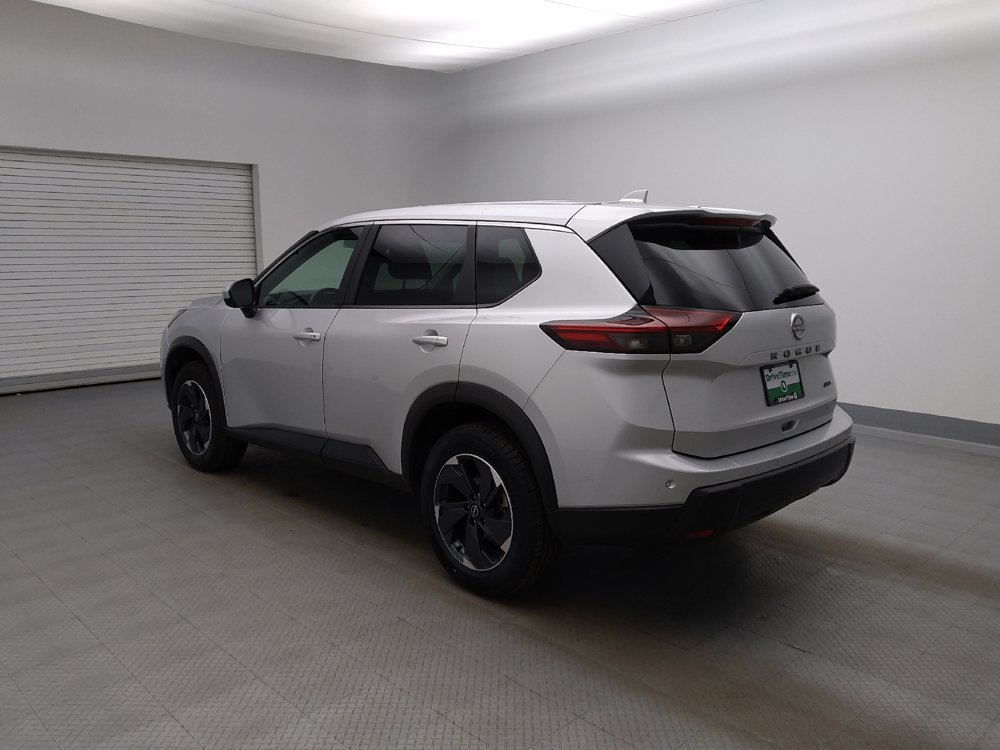 Used 2025 Nissan Rogue SV AWD/4WD image 3