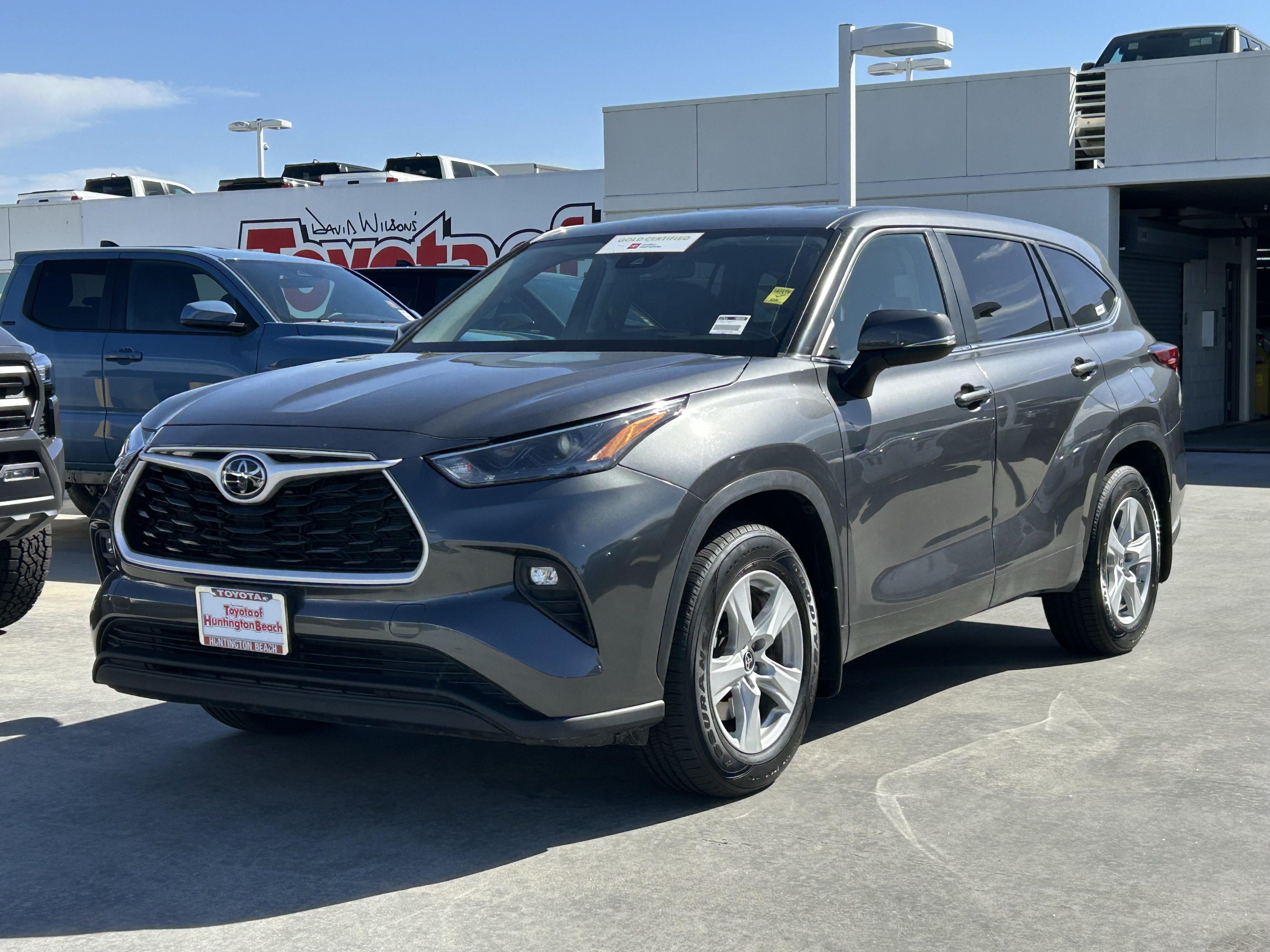Certified 2023 Toyota Highlander LE FWD image 6