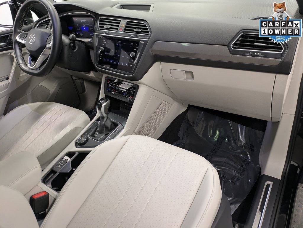 Used 2023 Volkswagen Tiguan SE R-Line image 31