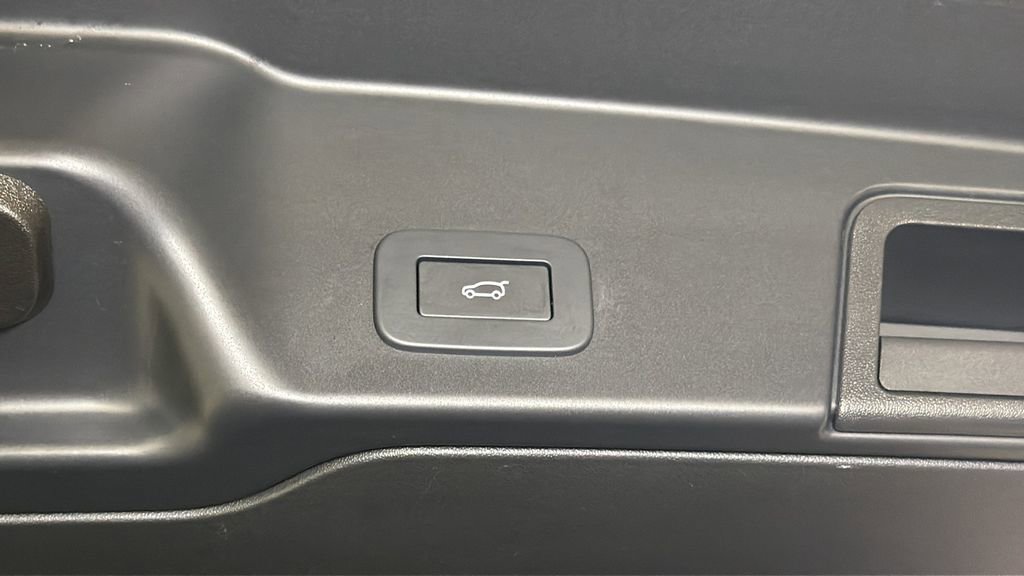 Used 2024 Land Rover Range Rover Evoque Dynamic SE image 16