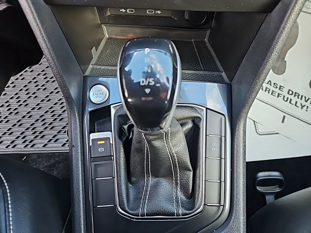 Used 2024 Volkswagen Tiguan SE image 25