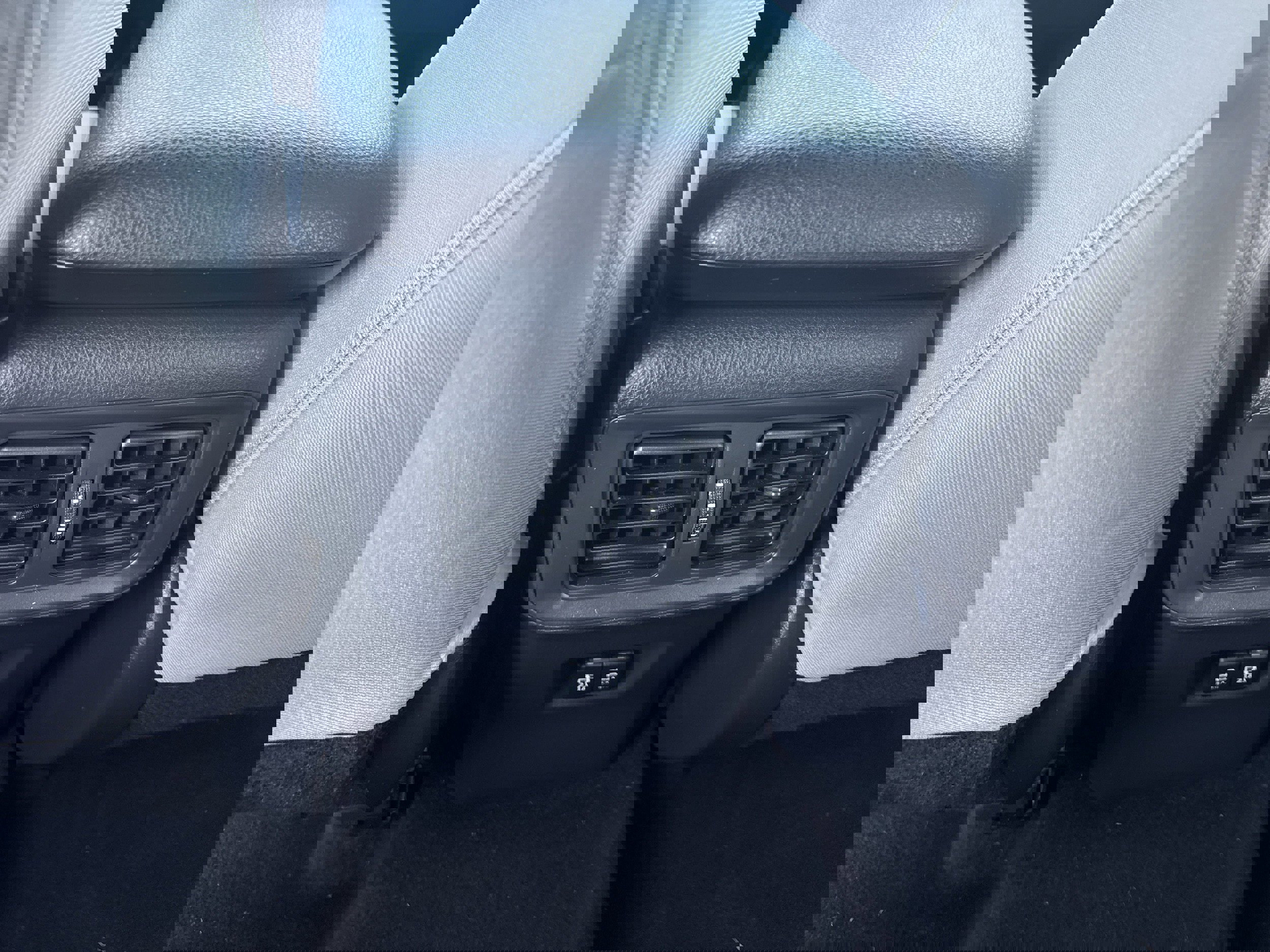 Used 2019 Toyota RAV4 XLE image 11