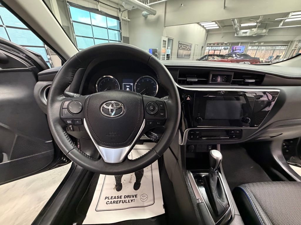 Used 2017 Toyota Corolla SE FWD image 8