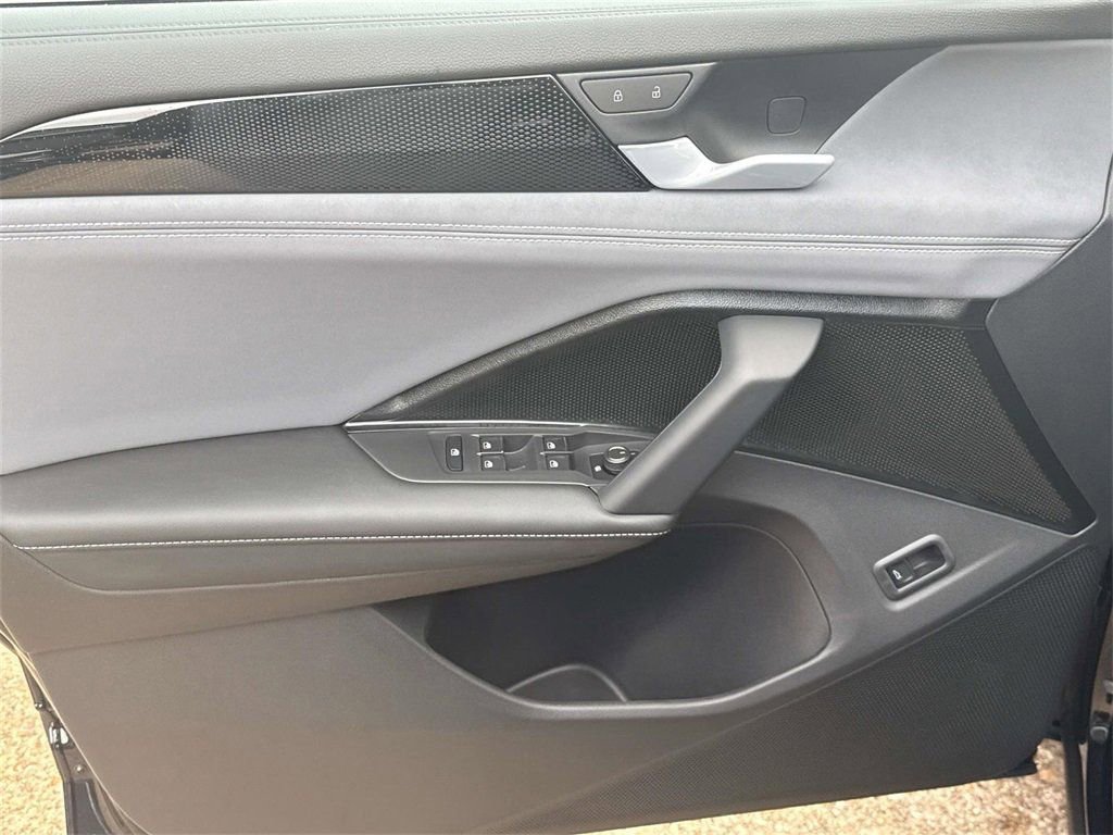 New 2026 Volkswagen Tiguan SE image 13
