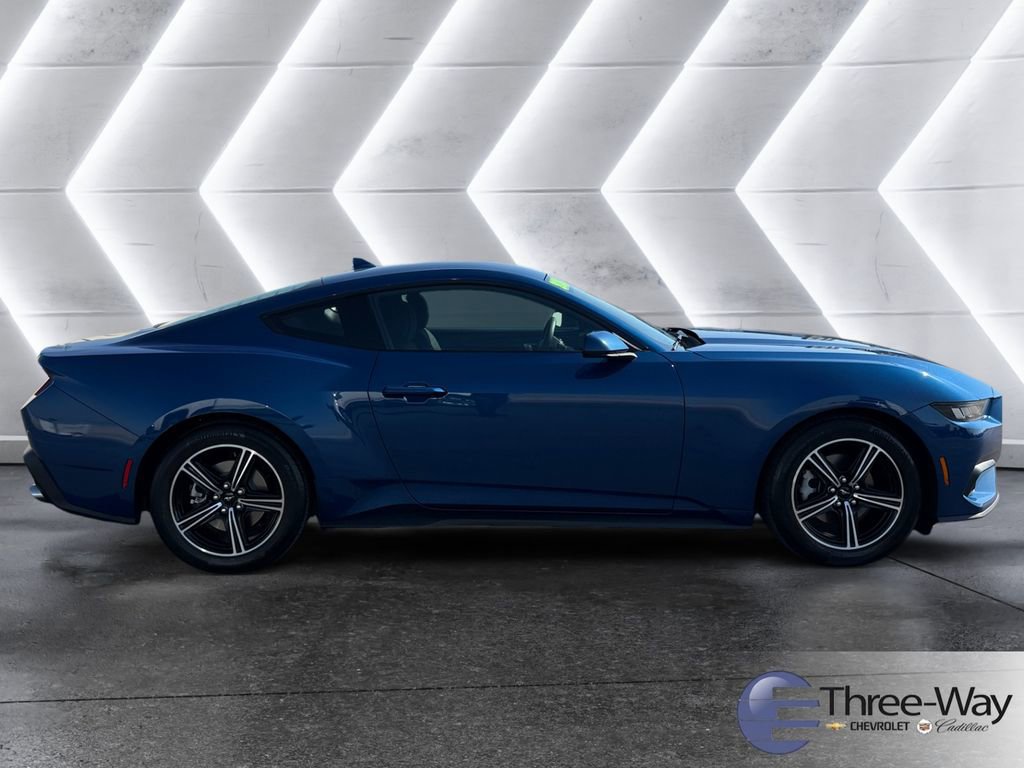 Used 2024 Ford Mustang Coupe image 6