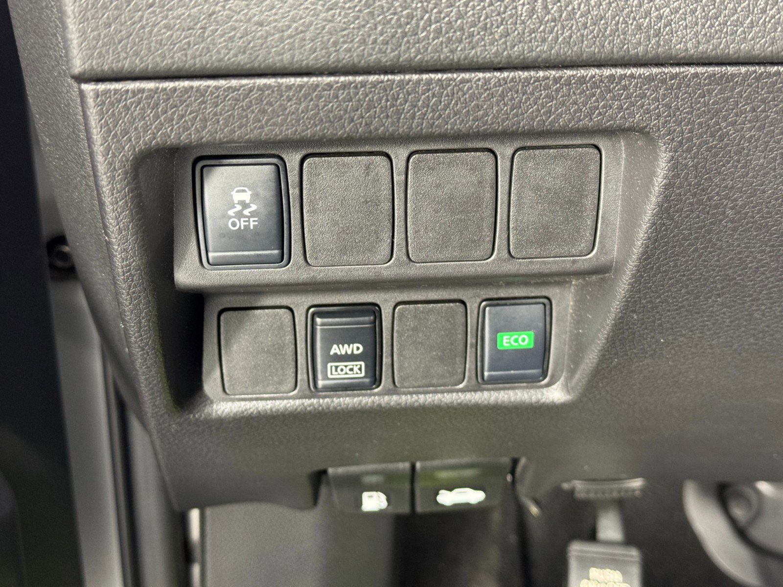 Used 2019 Nissan Rogue Sport S w/ Appearance Package AWD/4WD image 17