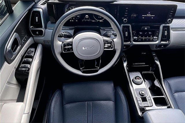 Used 2023 Kia Sorento SX Prestige image 5