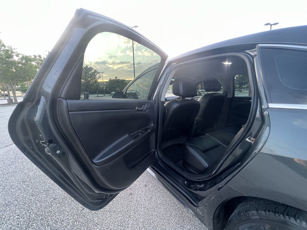 Used 2016 Chevrolet Impala LTZ FWD image 14
