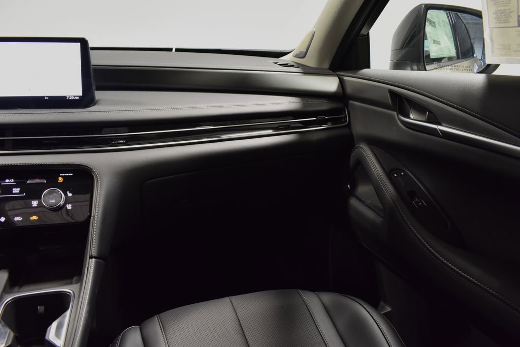 New 2026 INFINITI QX60 Luxe w/ Family Package image 14