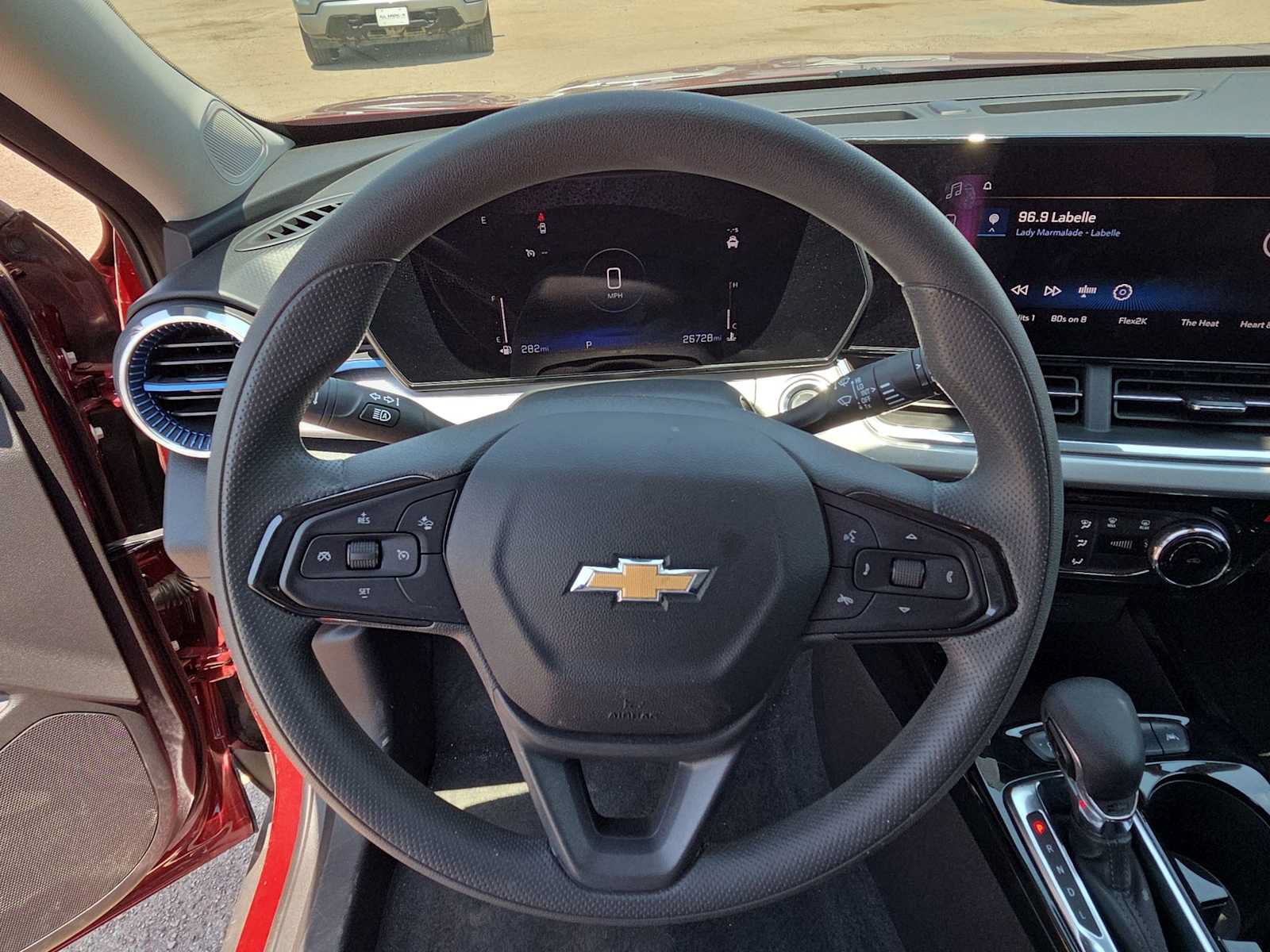 Used 2025 Chevrolet Trax LT FWD image 19