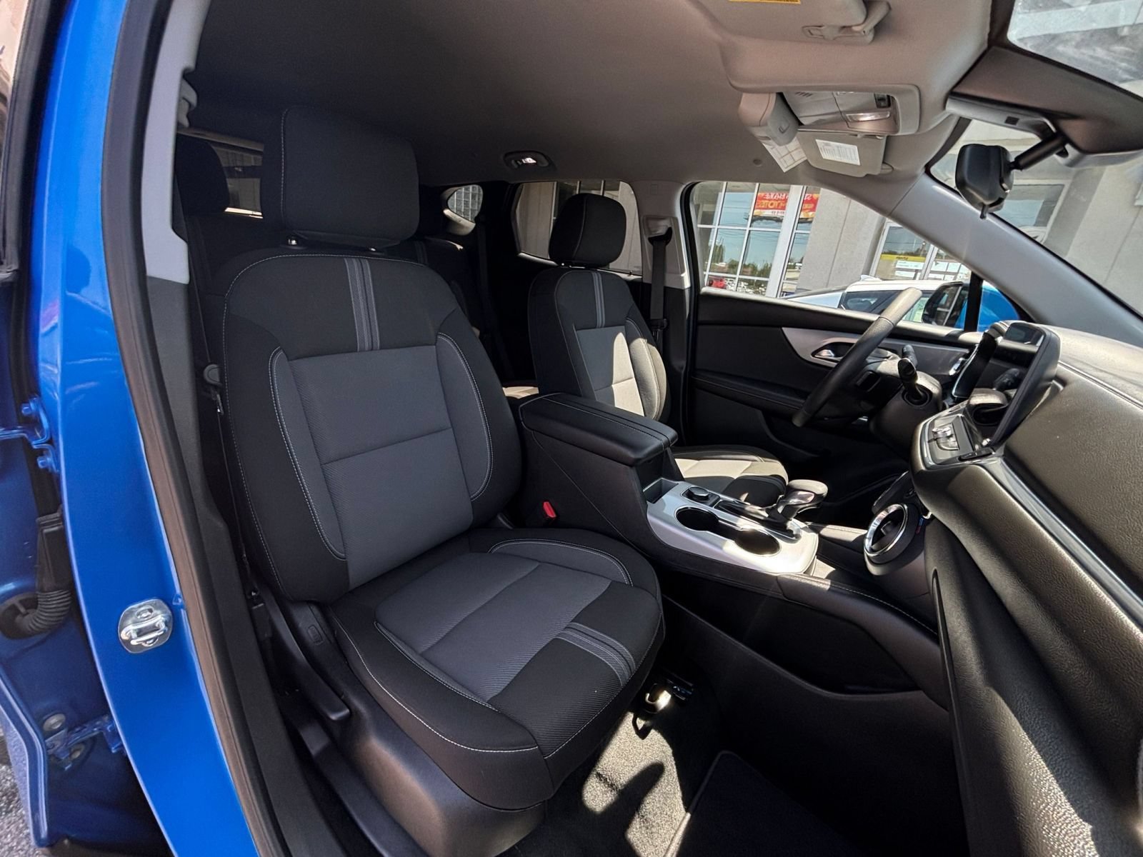 Used 2025 Chevrolet Blazer LT FWD image 36