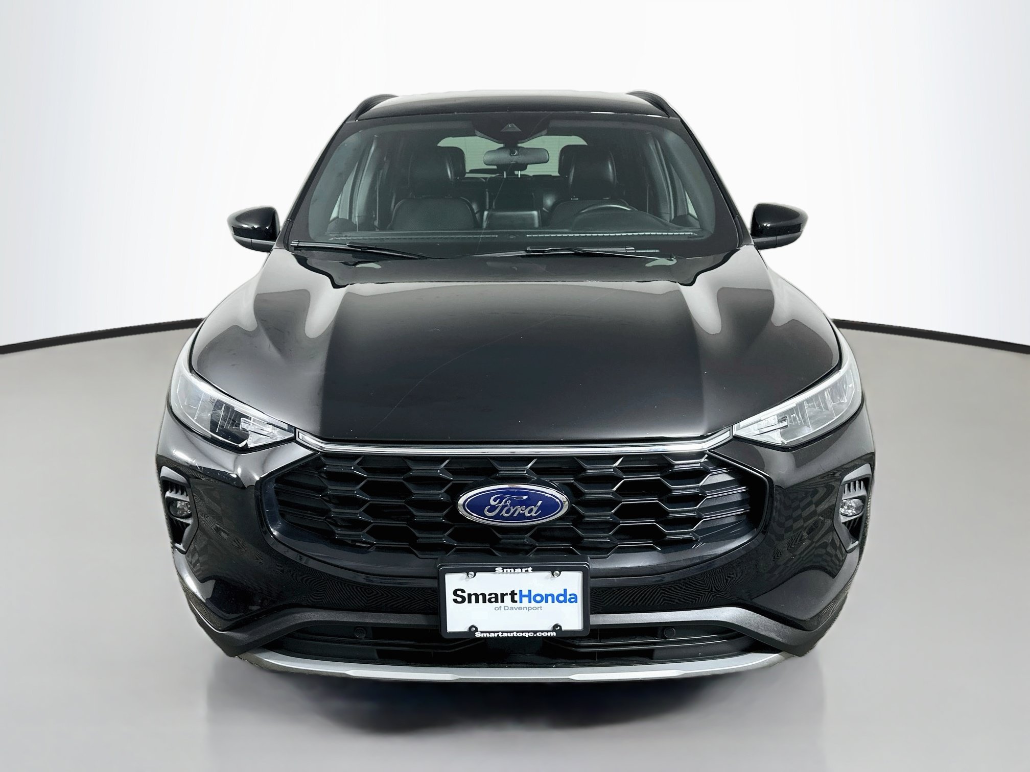 Used 2025 Ford Escape ST-Line Select AWD/4WD image 2