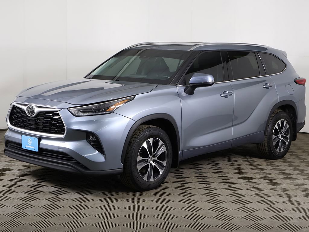 Used 2021 Toyota Highlander XLE image 10