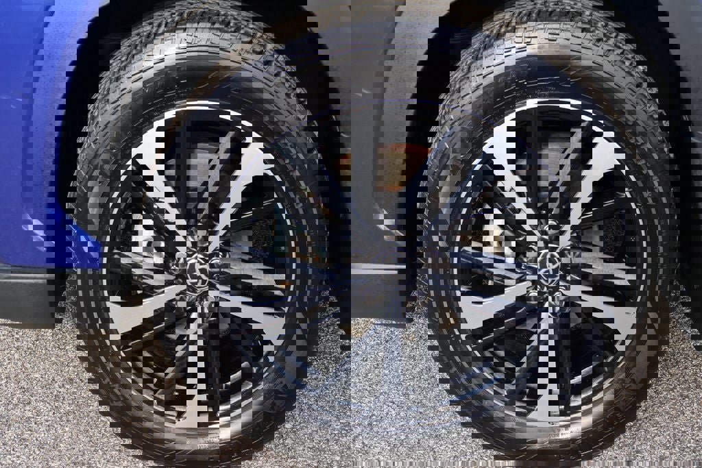 Used 2023 Toyota Corolla Cross AWD Hybrid image 5