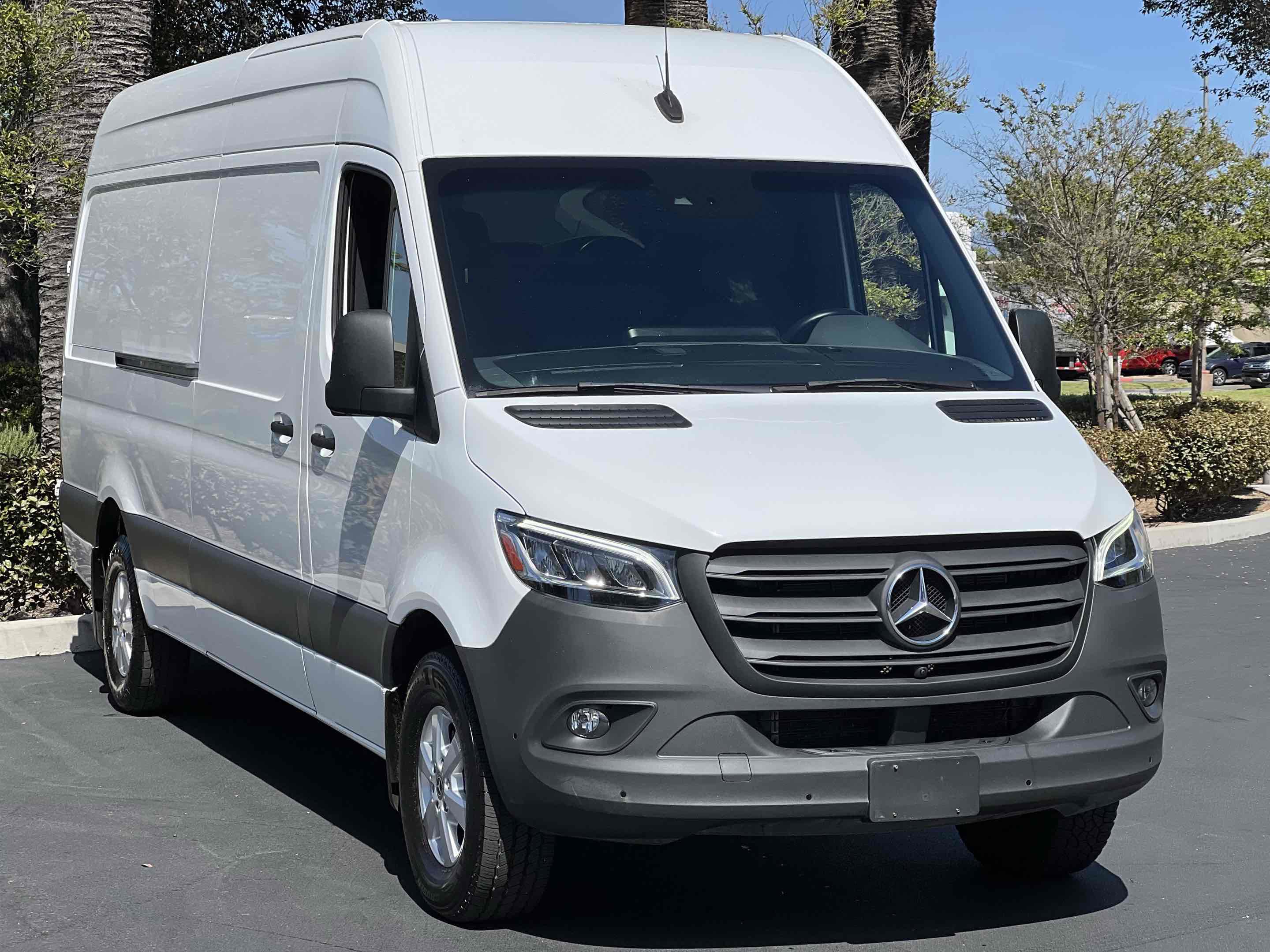 Used 2024 Mercedes-Benz Sprinter 2500 image 21