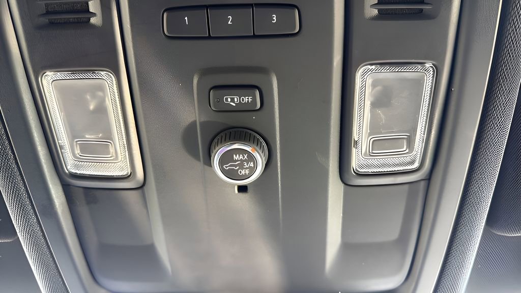 Used 2024 GMC Yukon SLT image 12