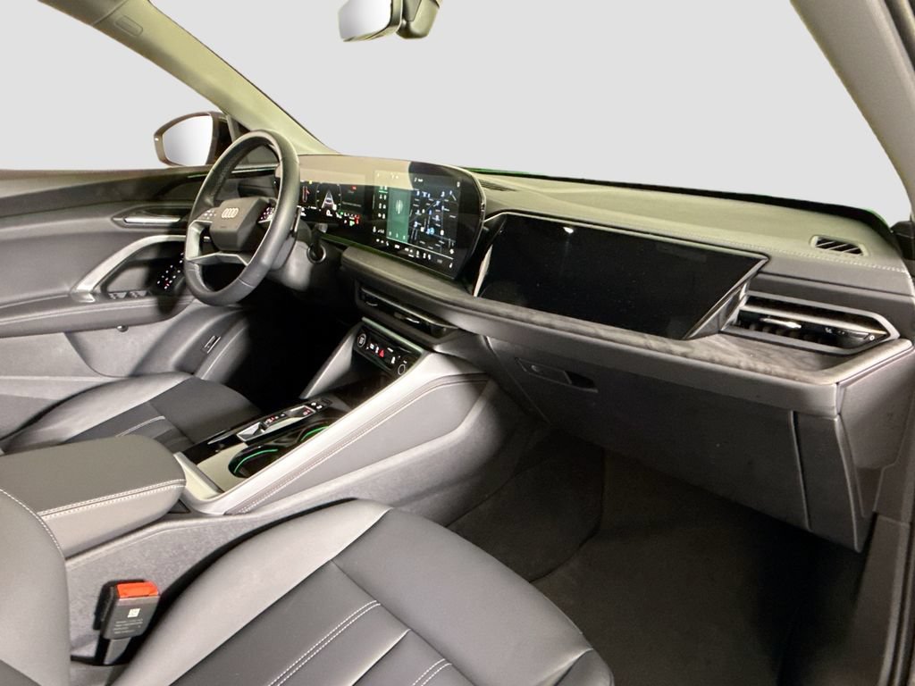 Used 2025 Audi Q5 Premium w/ Convenience Package AWD/4WD image 17