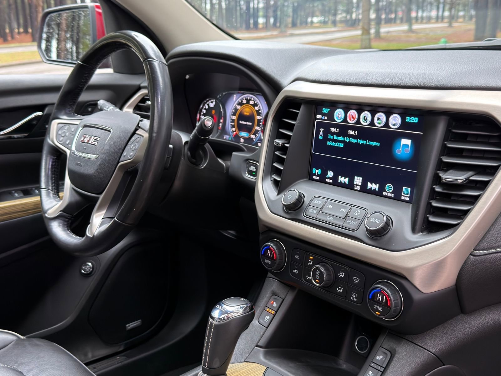 Used 2019 GMC Acadia Denali w/ Technology Package FWD image 19