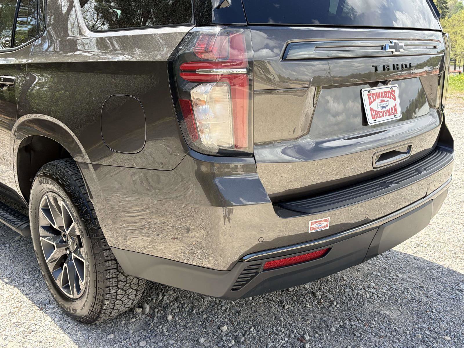 Used 2021 Chevrolet Tahoe Z71 w/ Z71 Signature Package image 29