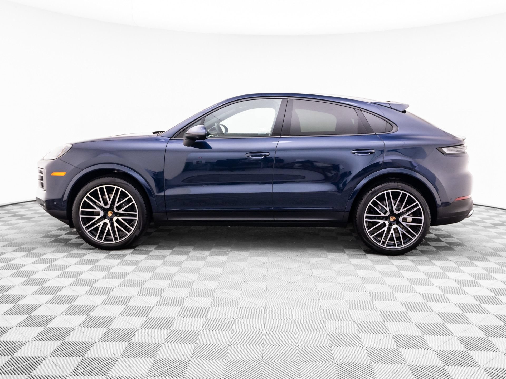 New 2026 Porsche Cayenne Coupe AWD/4WD image 2