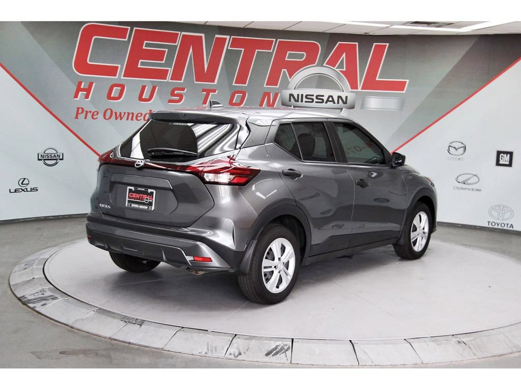 Used 2025 Nissan Kicks Play S FWD image 5