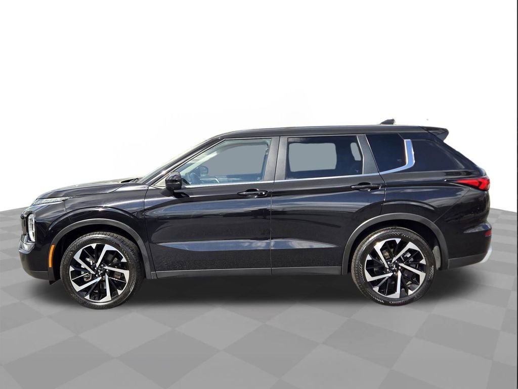 Used 2024 Mitsubishi Outlander SE Black Edition image 7