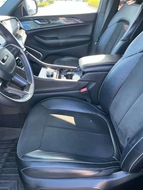 Used 2022 Jeep Grand Cherokee L Laredo AWD/4WD image 13