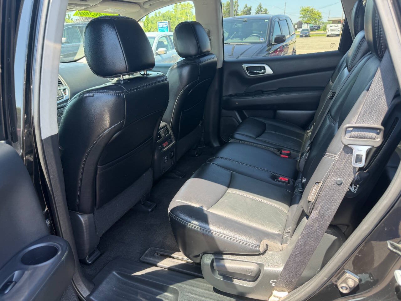 Used 2018 Nissan Pathfinder SL w/ SL Premium Package AWD/4WD image 13