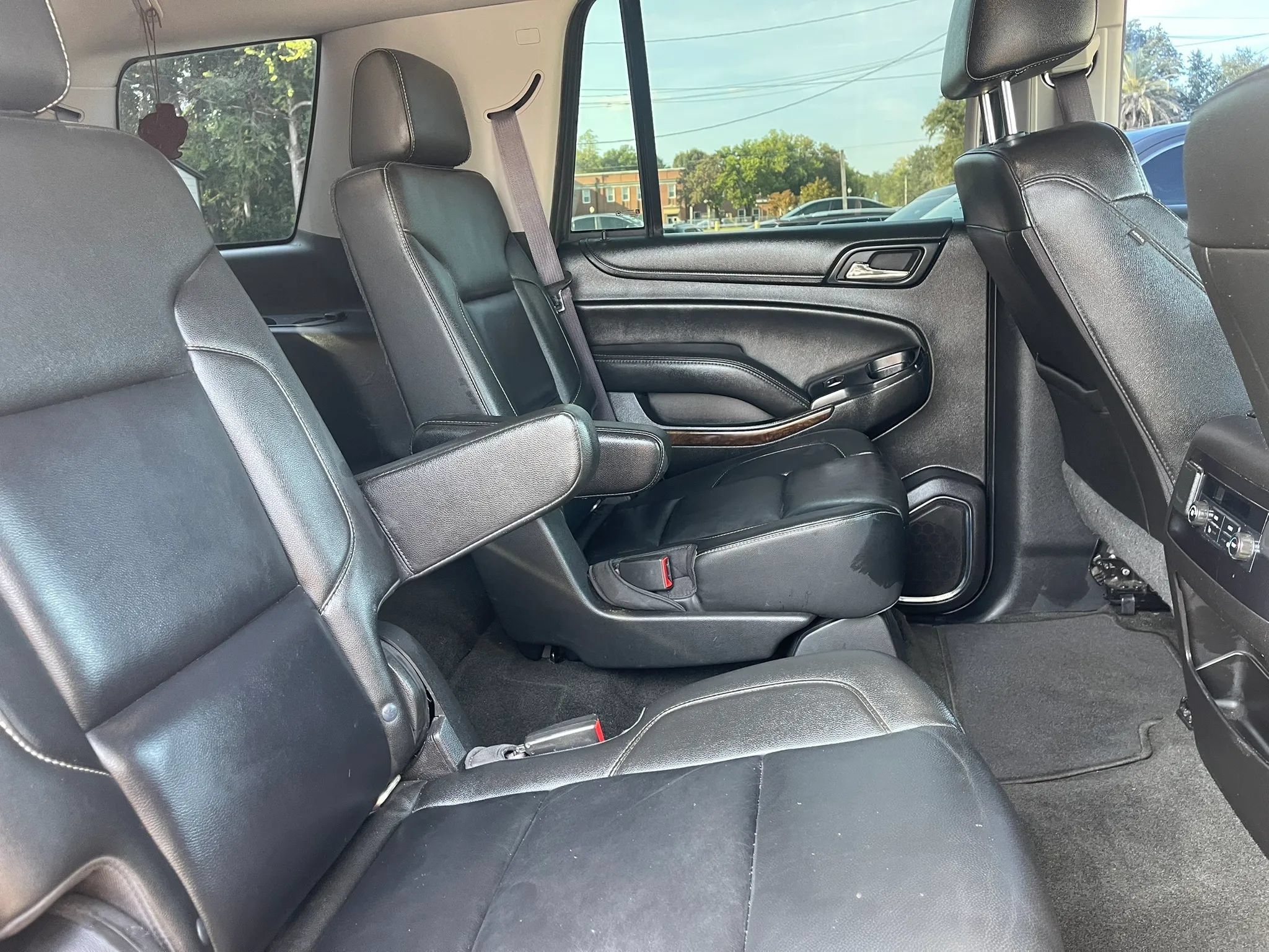 Used 2017 Chevrolet Tahoe LT w/ Luxury Package RWD image 31
