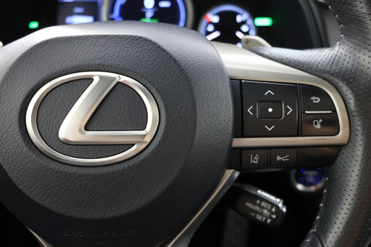 Used 2022 Lexus RX 450h F Sport w/ Cold Area Package (CT) AWD/4WD image 30