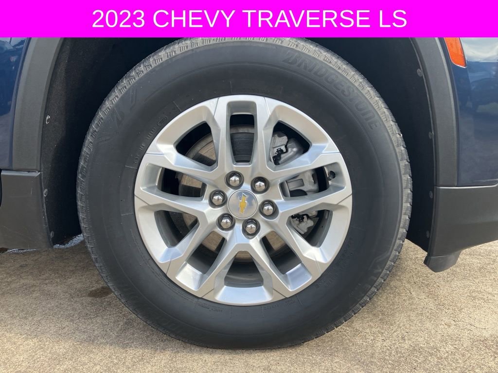 Used 2023 Chevrolet Traverse LS w/ Safety Package image 9