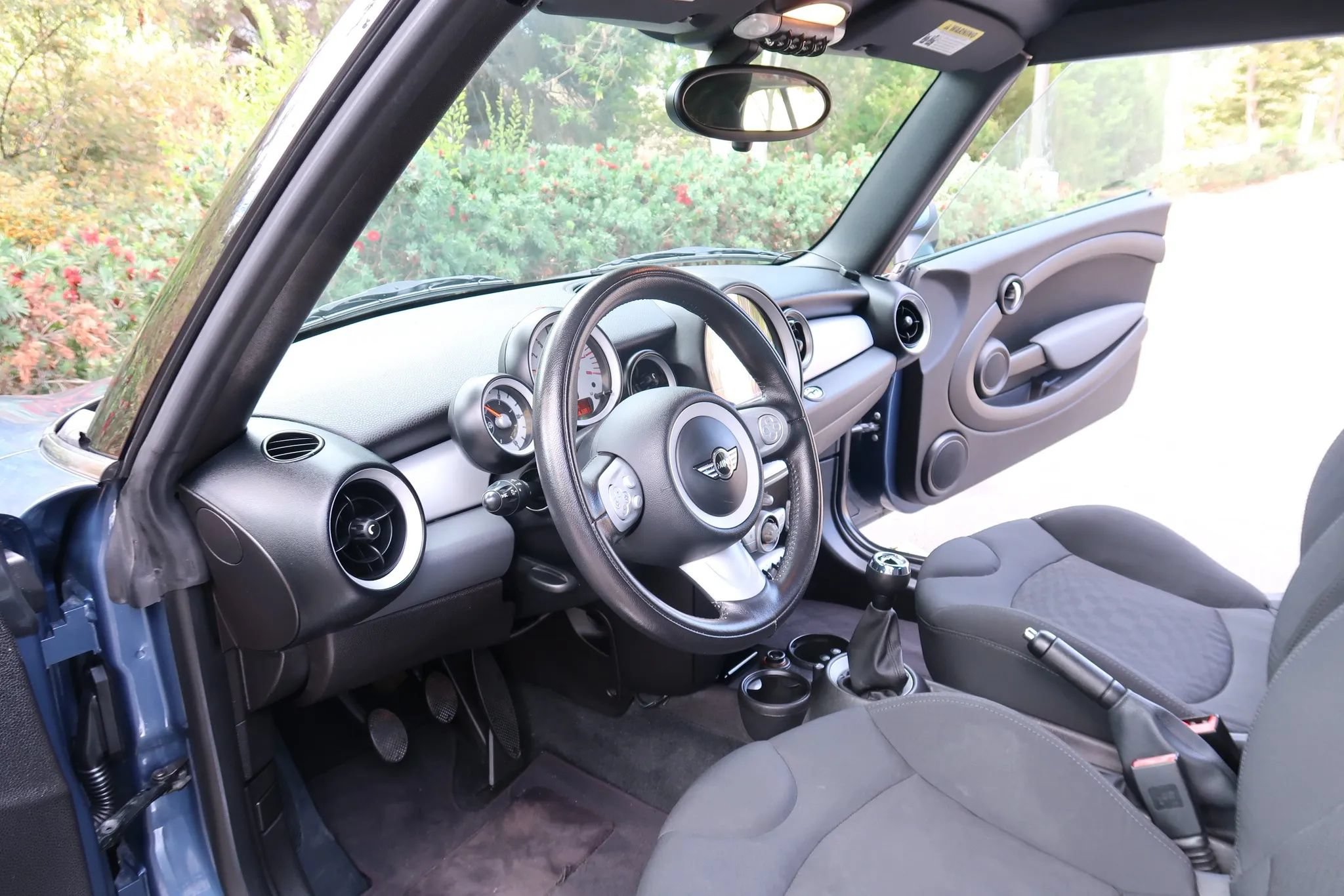 Used 2009 MINI Cooper Convertible FWD image 15