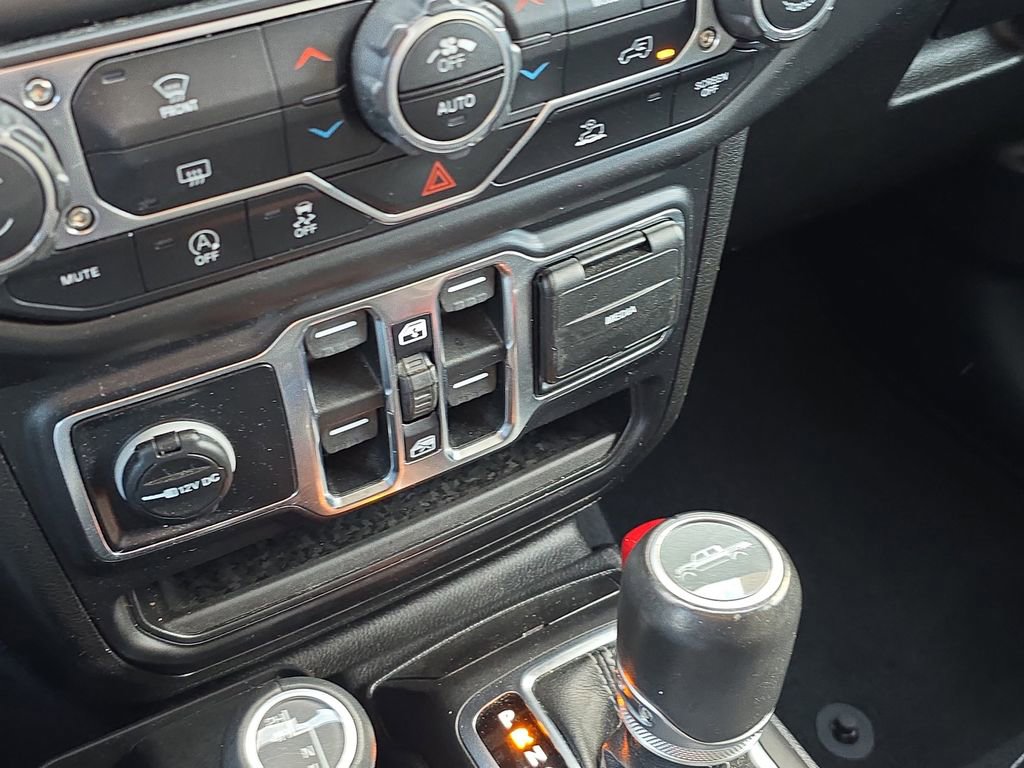 Used 2020 Jeep Gladiator Overland image 26