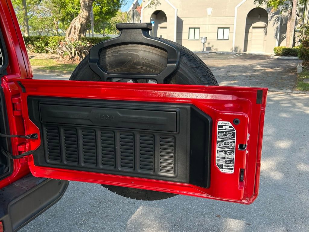Used 2018 Jeep Wrangler Unlimited Sahara AWD/4WD image 48