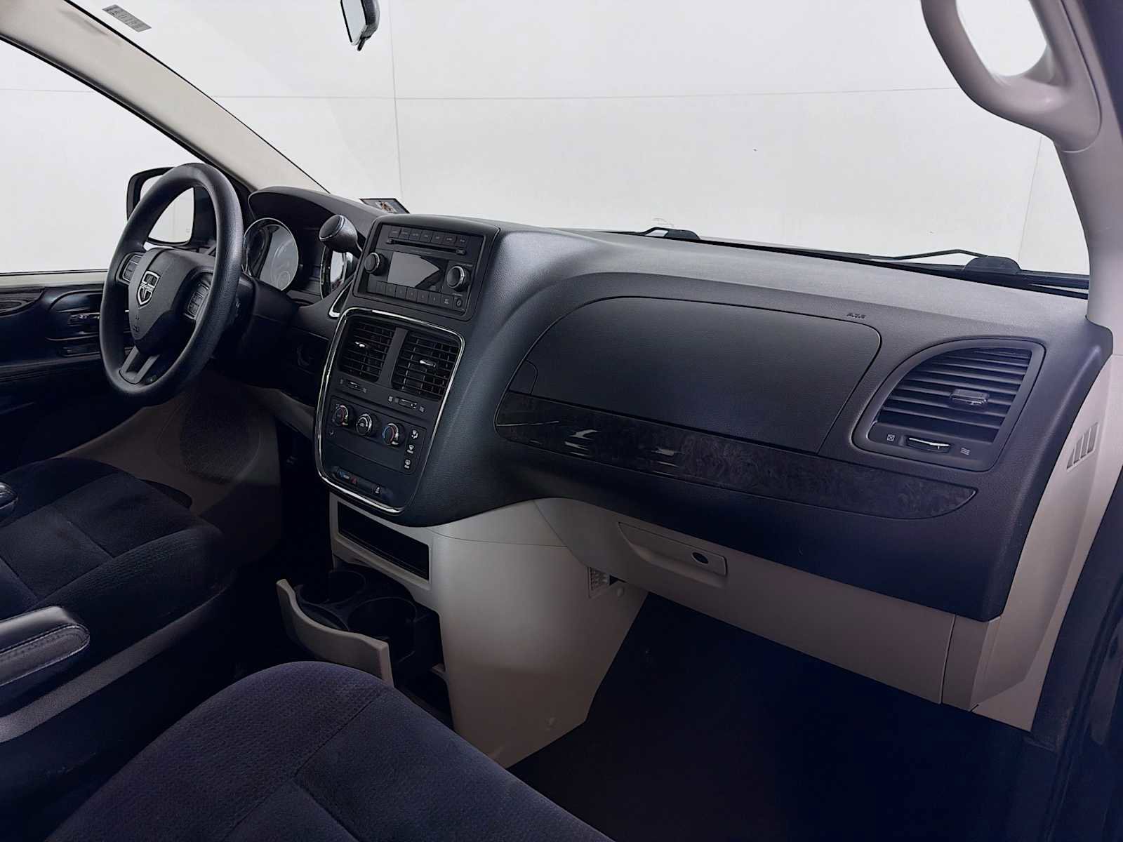 Used 2014 Dodge Grand Caravan American Value Package image 24