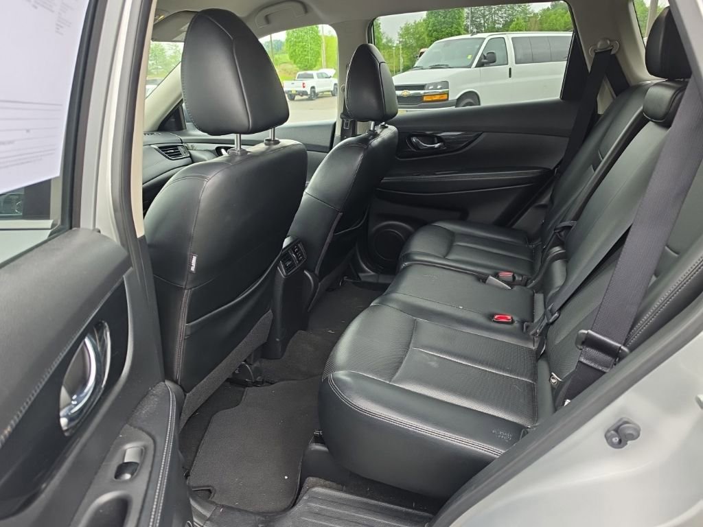 Used 2018 Nissan Rogue SL FWD image 3