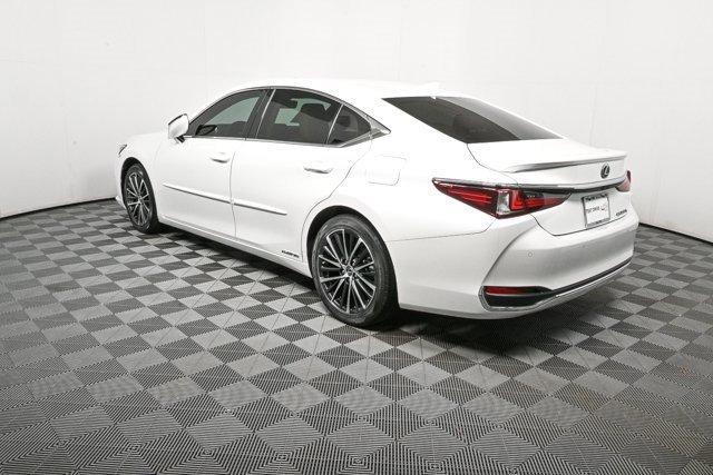 Used 2022 Lexus ES 300h w/ Premium Package image 32