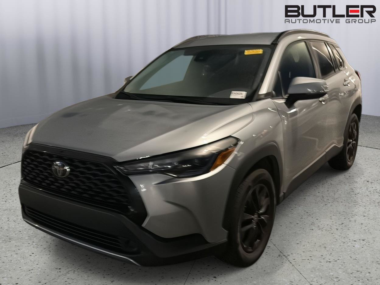 Used 2022 Toyota Corolla Cross LE FWD image 3