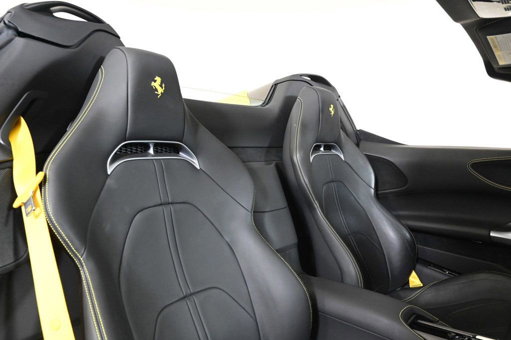 Used 2022 Ferrari SF90 Spider Base image 19